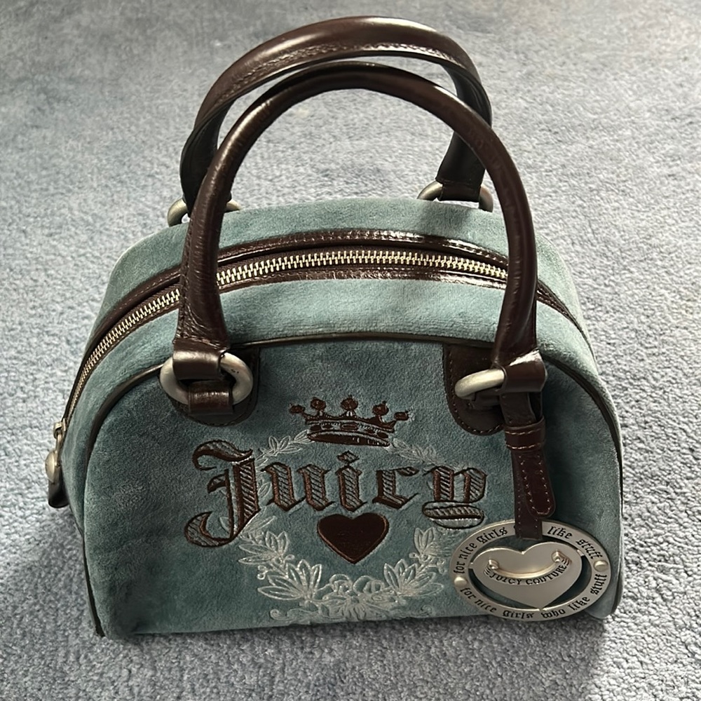 Juicy Couture pocket book!